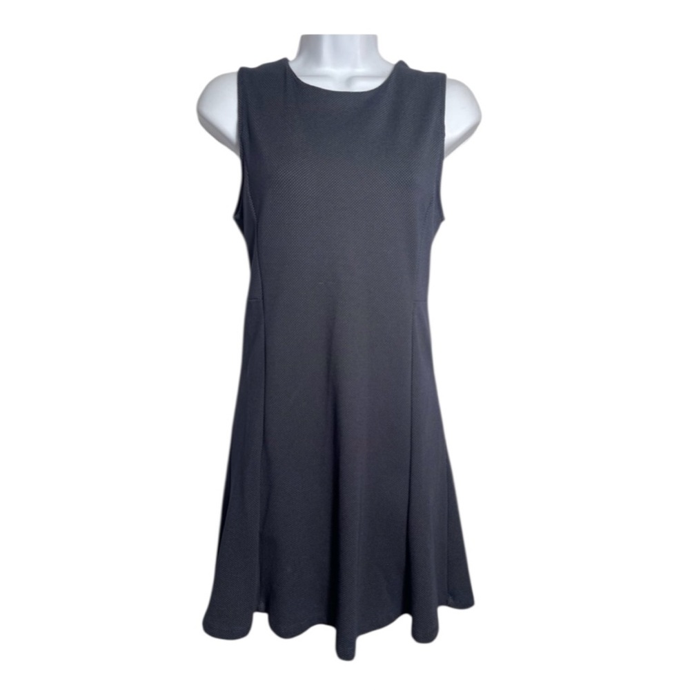 Banana Republic Dress size XS fun navy blue dress w/tiny white polka dots 💙💙